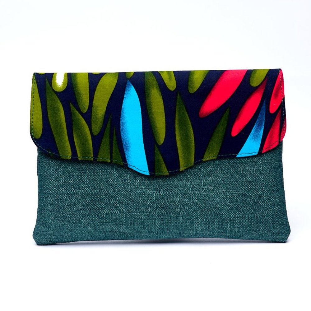 AyoMi Signature Clutch